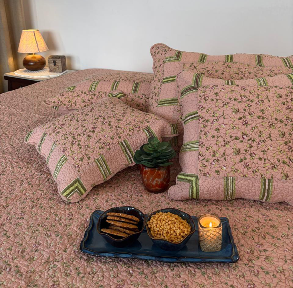 Vasundhra Cotton Bedspread Set (4 Cushions)